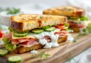 Sandwich med skinke og ost og yoghurt dressing
