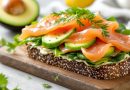 Sandwich med laks og avocado