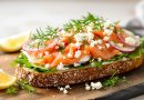 Sandwich med laks og feta
