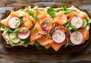 Sandwich med laks og hummus