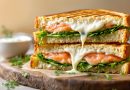 Sandwich med laks og mozzarella